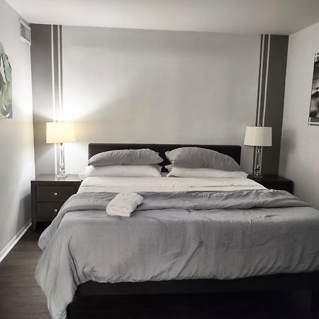 Desirable Condo In Central 롤리 외부 사진